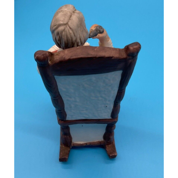 Vintage Figurine Old Man In A Chair With a Dog Smoking Pipe Country Core - Picture 3 of 4